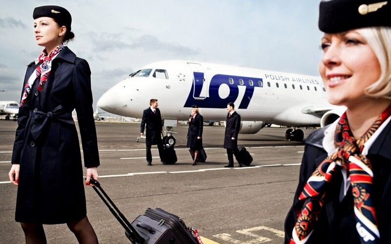 персонал LOT Polish Airlines