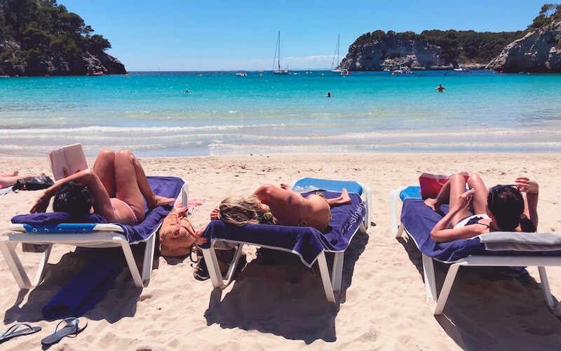 Пляжний відпочинок в Іспанії