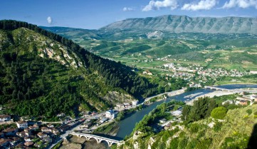 Албанія запрошує туристів подивитися урядовий бункер