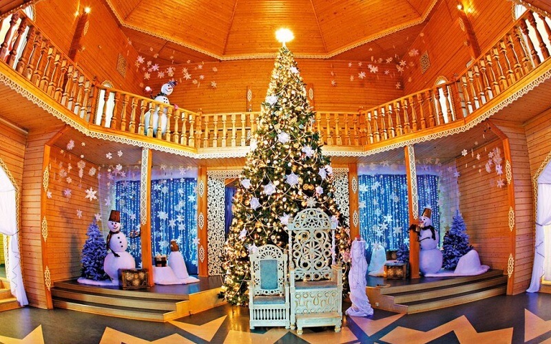внутри резиденции Деда Мороза в Великом Устюге, Россия