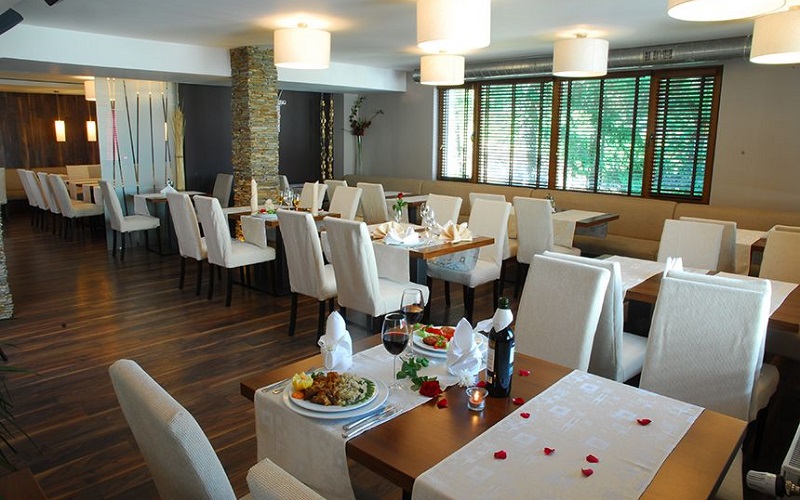 Ресторан готелю Forest Nook Aparthotel & Spa 4*, Болгарія