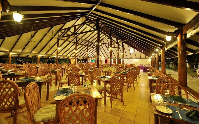 Ресторан в отеле Fun Island Resort 3*, Мальдивы
