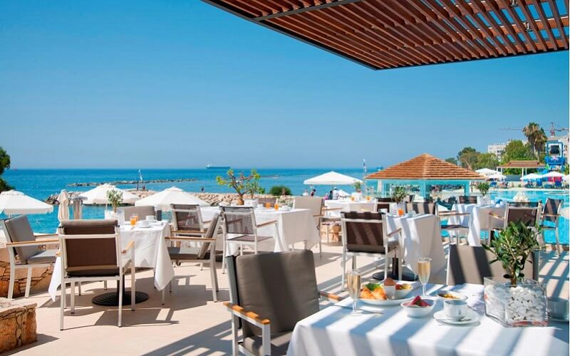Ресторан готелю The Royal Apollonia Beach 5, Кіпр
