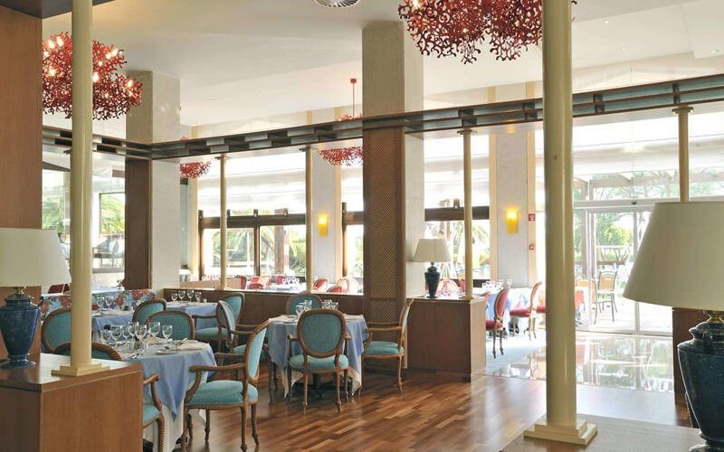 Ресторан, готель Pestana Dom Joao II Villas & Beach Resort 4*