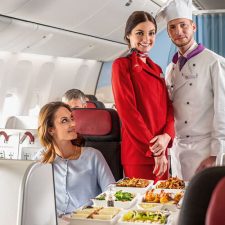 «Турецкие авиалинии» будут кормить украинских пассажиров