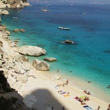 В Сардинии запретят ходить на пляж с полотенцем